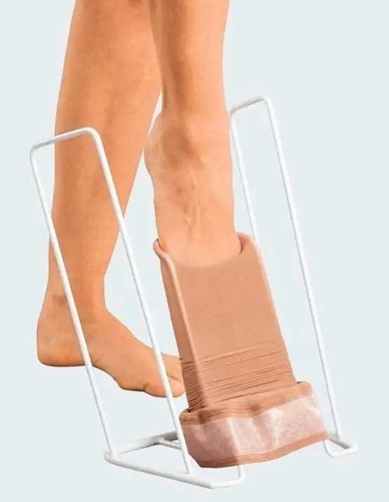 ayuda para ponerse calcetines y medias de compresion