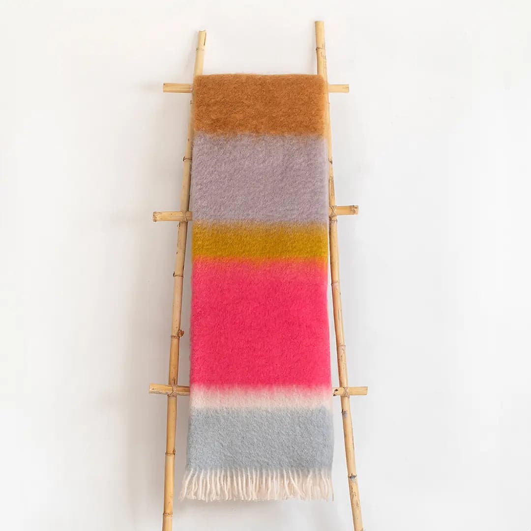 Manta Mohair Rayas Fucsia Lila y Azul
