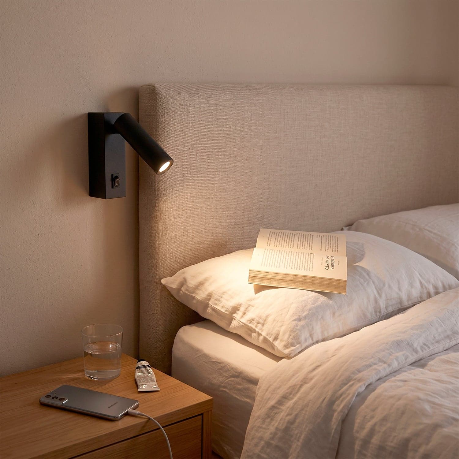 Aplique de pared para lectura 3W Orientable "Halo" Chip CREE
