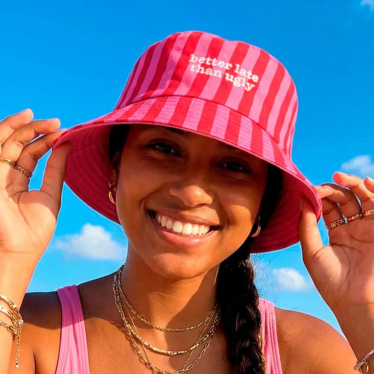 Gorro de pescador Better Late Than Ugly reversible